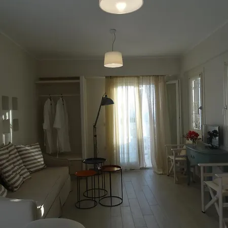 בית הארחה Naxos Oceamo Naxos City