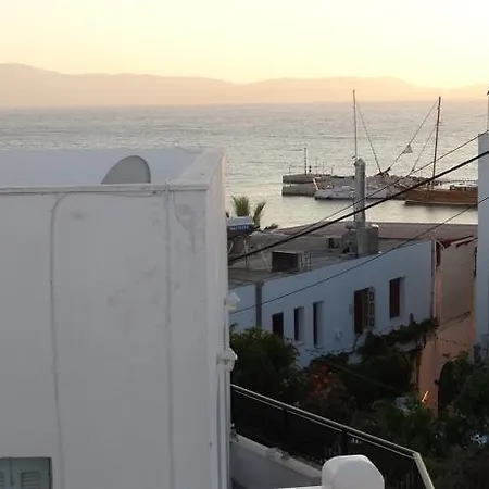 Naxos Oceamo בית הארחה