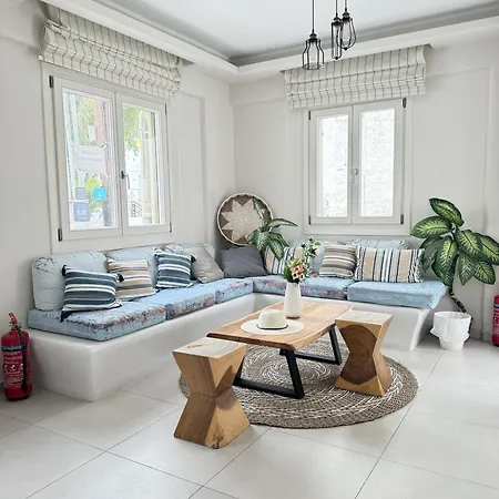 Naxos Oceamo בית הארחה 4*