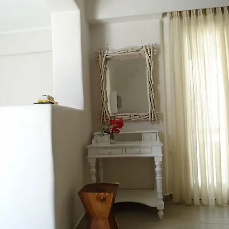 בית הארחה Naxos Oceamo 4*