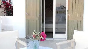 Guest house Naxos Oceamo 2*