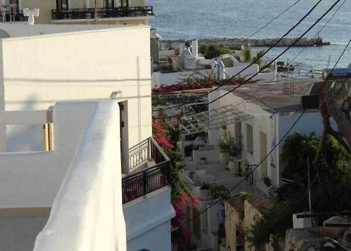 Naxos Oceamo Guest house 4*